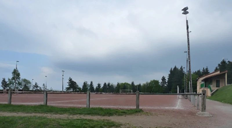 Terrain de foot stabilisé à Saint-Ferréol-d’Auroure